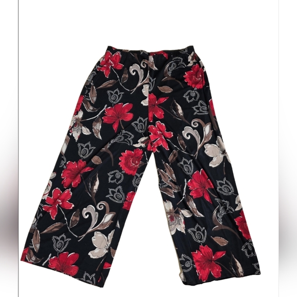 Chico's Pants - 🍄Chico's Travelers Bold Floral Print Cropped Pants Chico's Size 3/US XL EUC